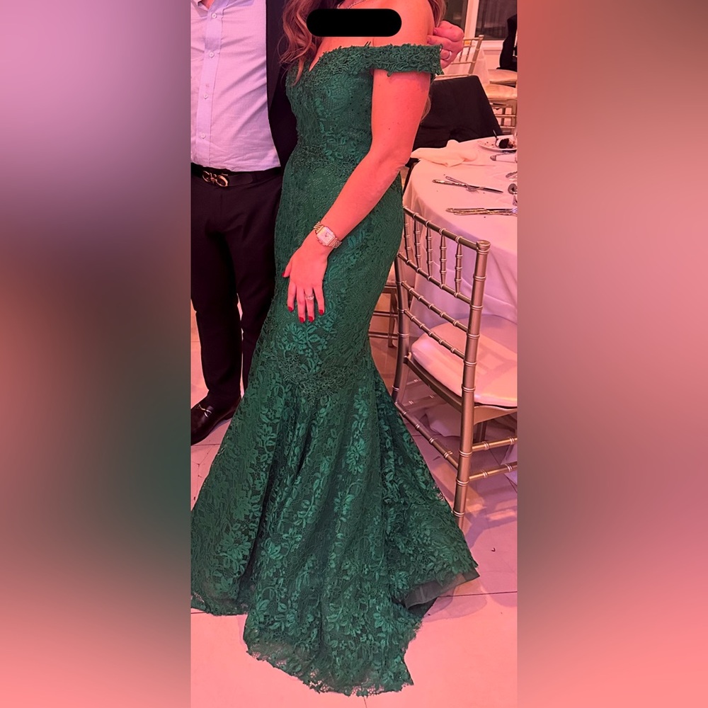 Off the shoulder emerald green mermaid dress - Picture 6 of 6